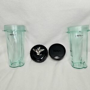 Set of 2 Nutri Ninja Blender 16 oz Cups 6 Fin Blade Assembly Green Travel Lid In